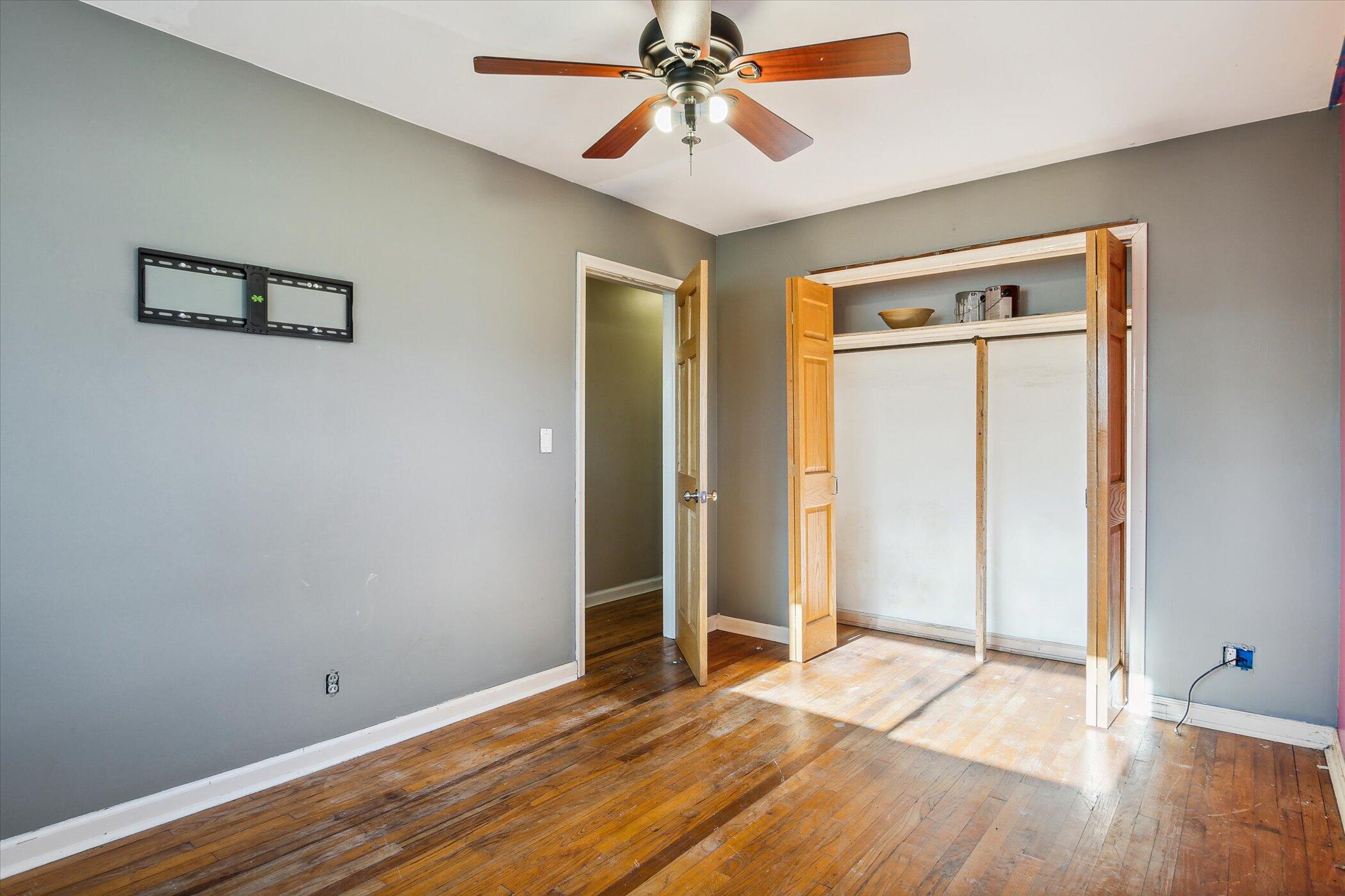1906 Heiss Road Monroe, MI 48162 - Photo 21 of 32 21-1906-Heiss-Rd-Monroe-MI-48162-WindowS
