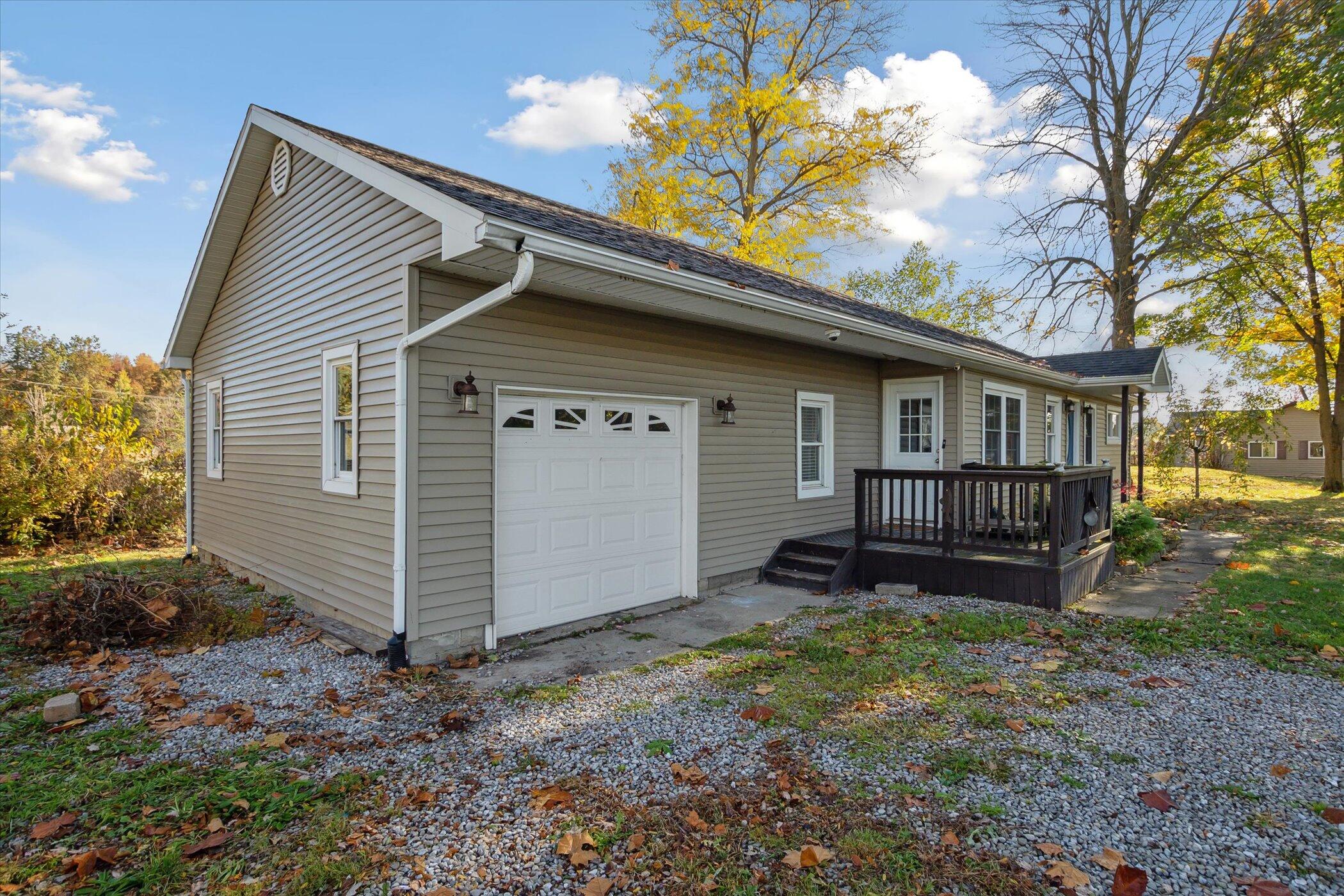 1906 Heiss Road Monroe, MI 48162 - Photo 3 of 32 03-1906-Heiss-Rd-Monroe-MI-48162-WindowS