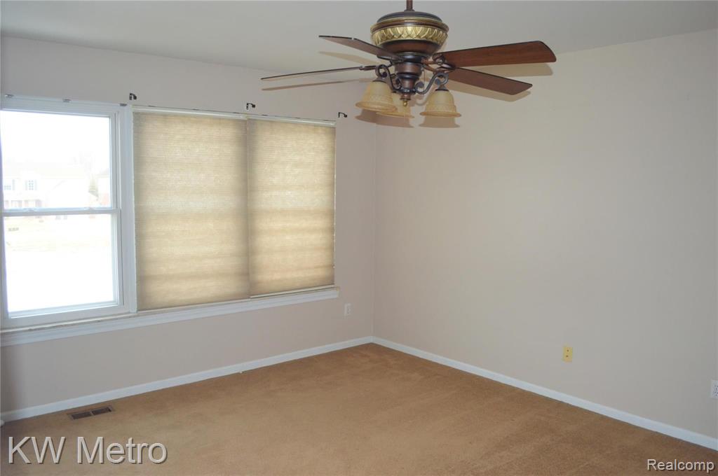 26827 Antique Road Woodhaven, MI 48183 - Photo 18 of 26