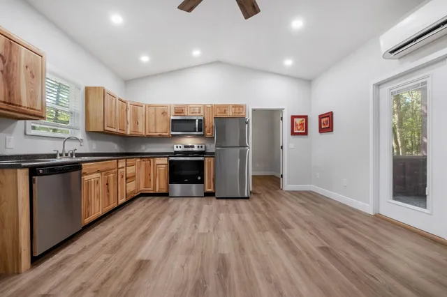 $1,100 | 70 Fonigan Road, Sopchoppy, FL 32358