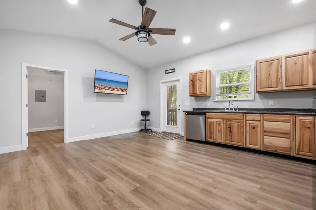 $1,100 | 70 Fonigan Road, Sopchoppy, FL 32358