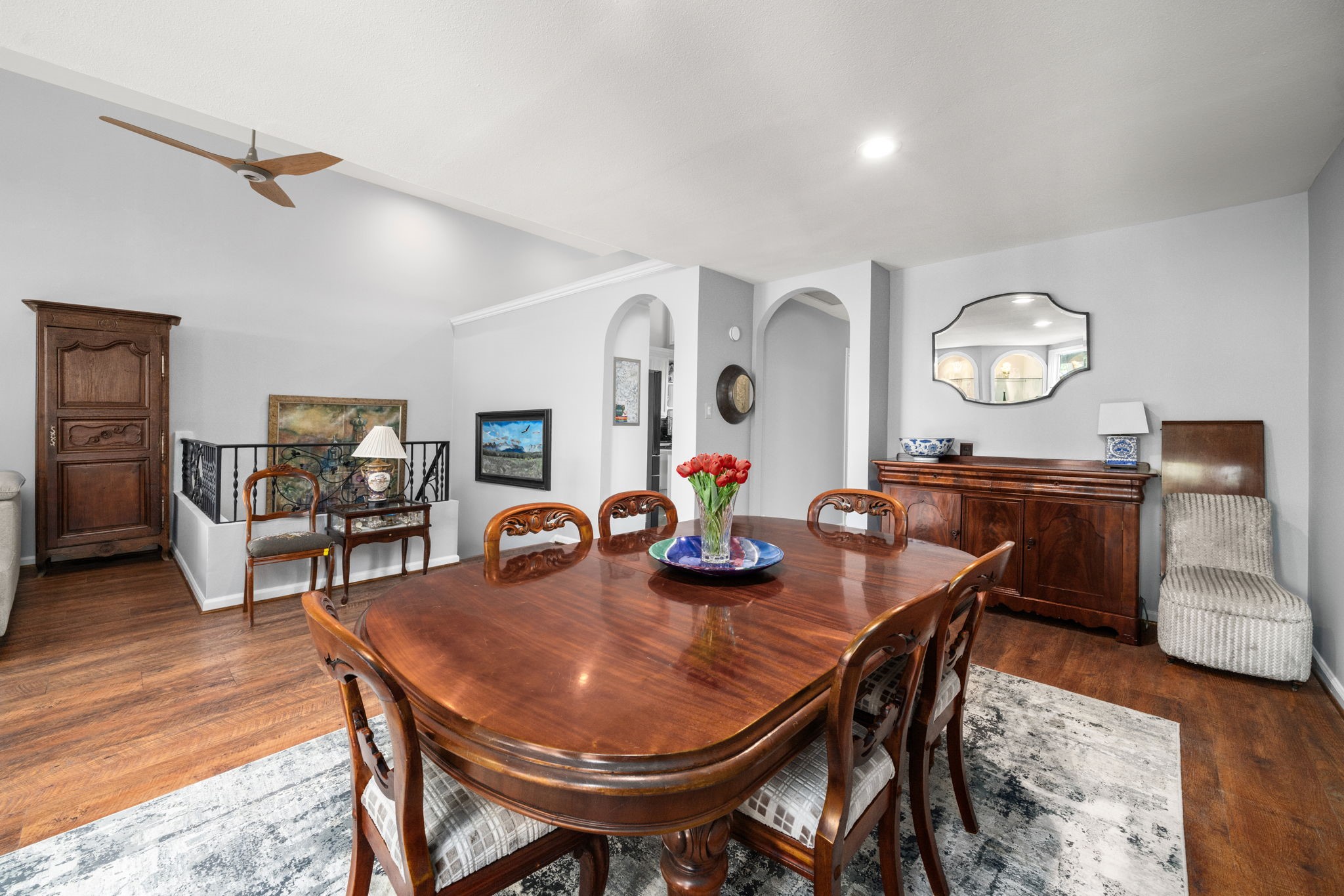 1011 Barkdull Street Houston, TX 77006 - Photo 21 of 40 Dining room is open and conveniently located off the living room, but not far from the kitchen through this doorway.