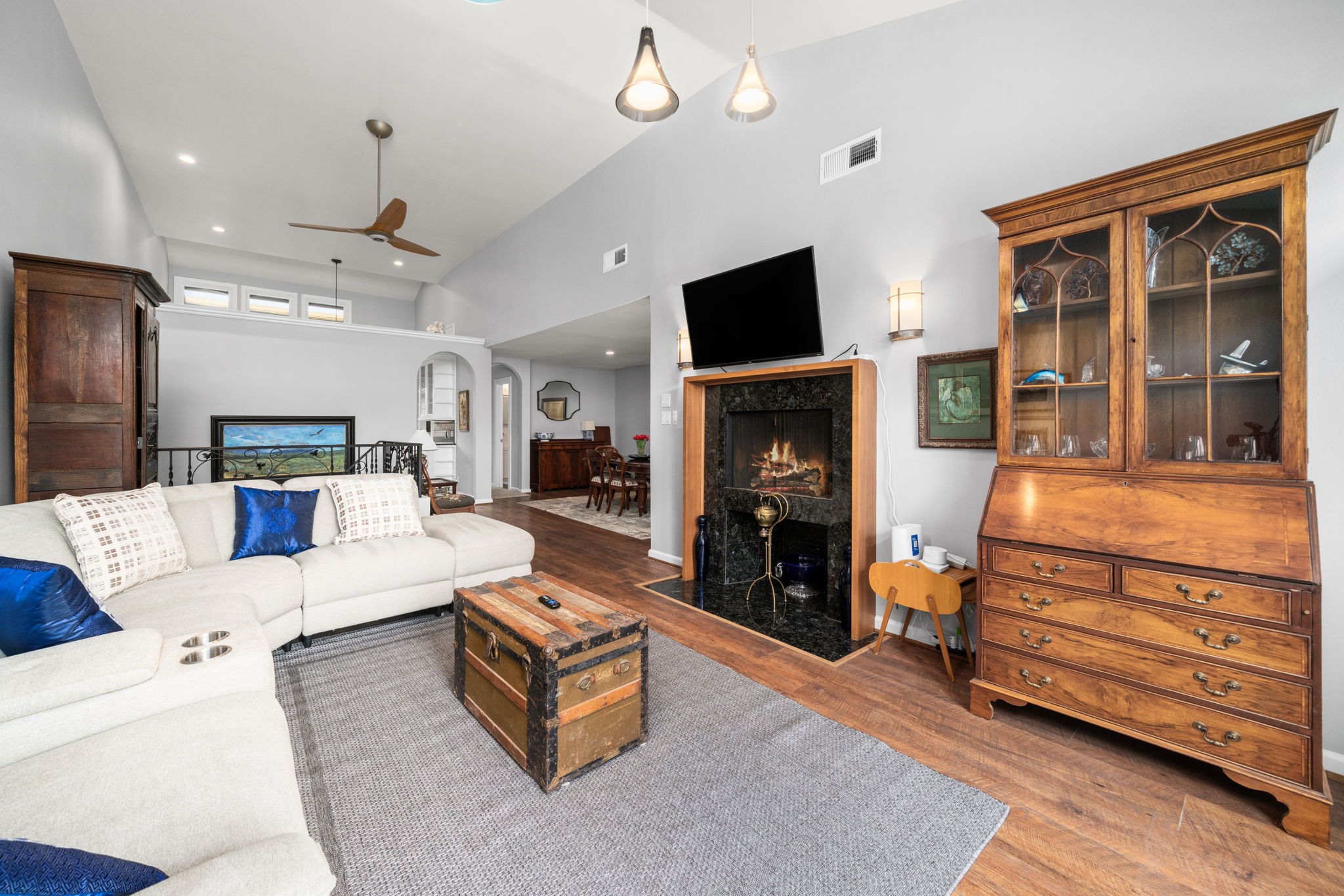 1011 Barkdull Street Houston, TX 77006 - Photo 23 of 40 The fireplace is a focal point of the room. It adds to the ambiance of a cool winter evening.