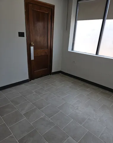 $1,200 | 6217 North Milwaukee Avenue, Unit 2F, Chicago, IL 60646