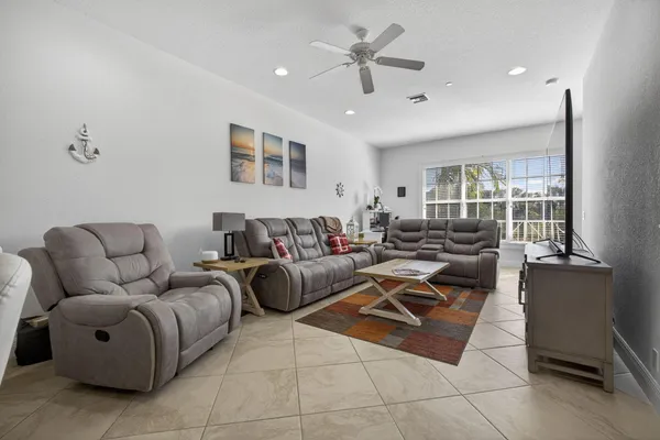 $625,000 | 4511 Artesa Way South, Palm Beach Gardens, FL 33418