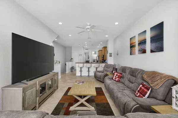 $625,000 | 4511 Artesa Way South, Palm Beach Gardens, FL 33418