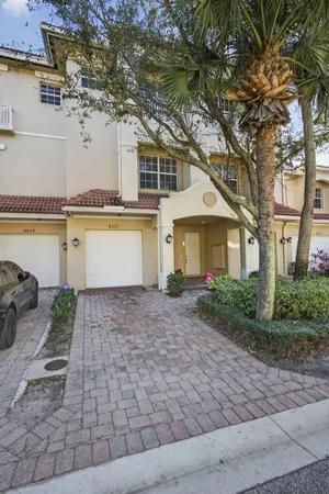 $625,000 | 4511 Artesa Way South, Palm Beach Gardens, FL 33418