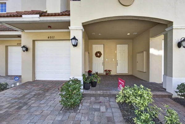 $625,000 | 4511 Artesa Way South, Palm Beach Gardens, FL 33418