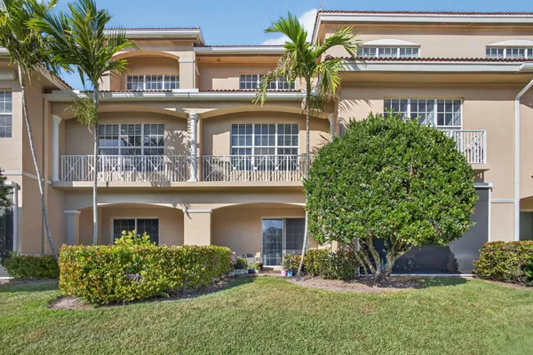 $625,000 | 4511 Artesa Way South, Palm Beach Gardens, FL 33418
