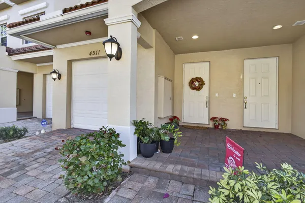 $625,000 | 4511 Artesa Way South, Palm Beach Gardens, FL 33418