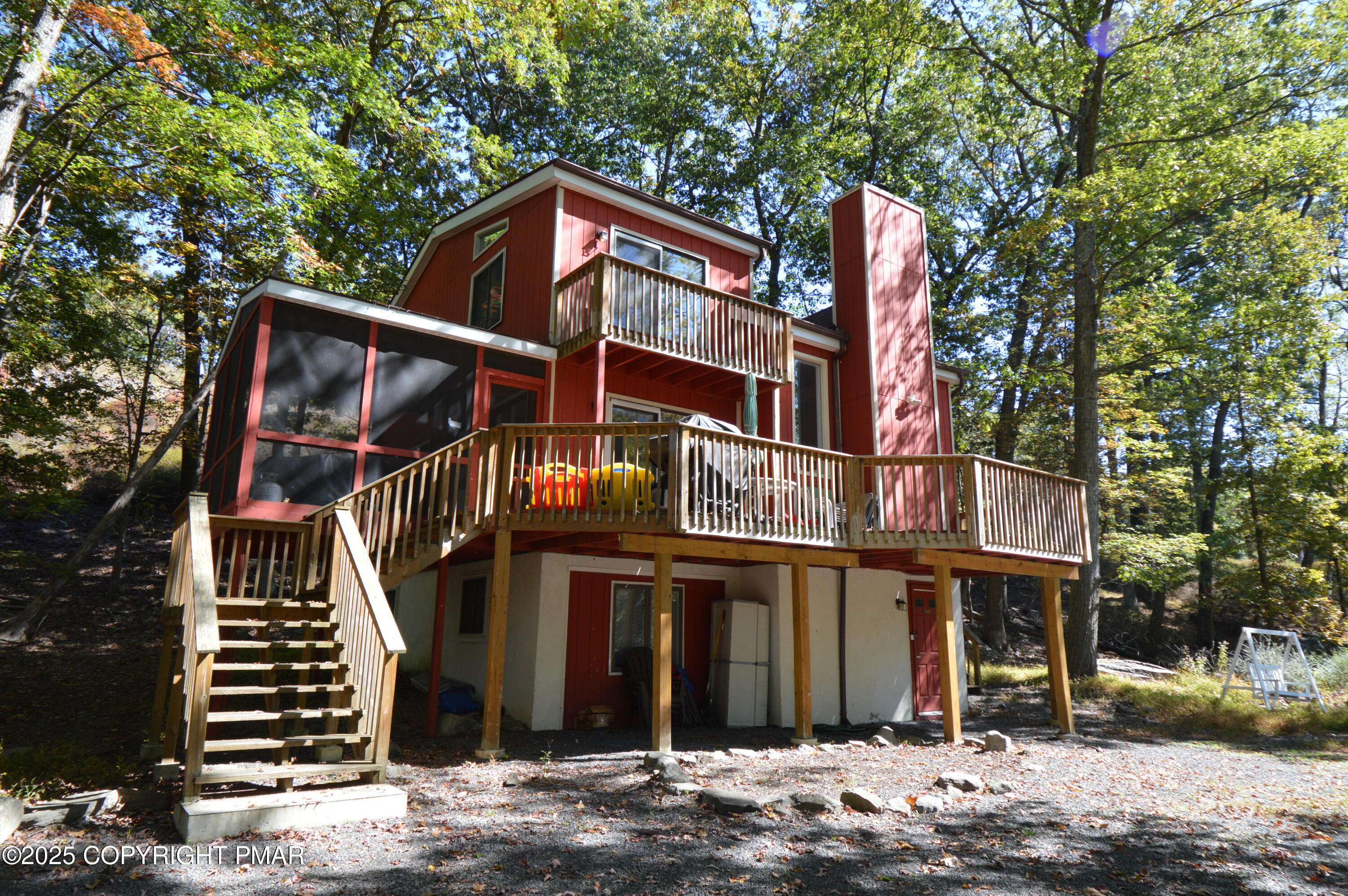 128 Ashley Court Bushkill, PA 18324 - Photo 39 of 43 a front view of a house