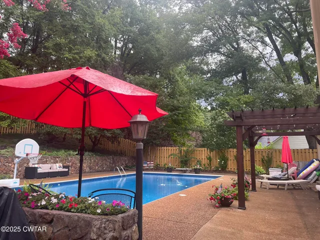 $399,000 | 1031 Dianne Drive, Dyersburg, TN 38024