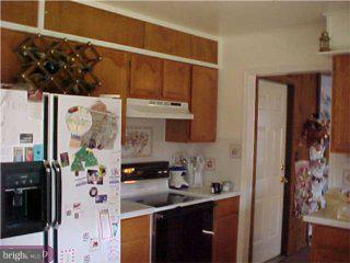 54 Turf Road Levittown, PA 19056 - Photo 2 of 4