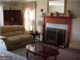 54 Turf Road Levittown, PA 19056 - Photo 3 of 4
