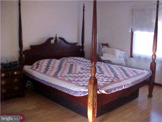 54 Turf Road Levittown, PA 19056 - Photo 4 of 4