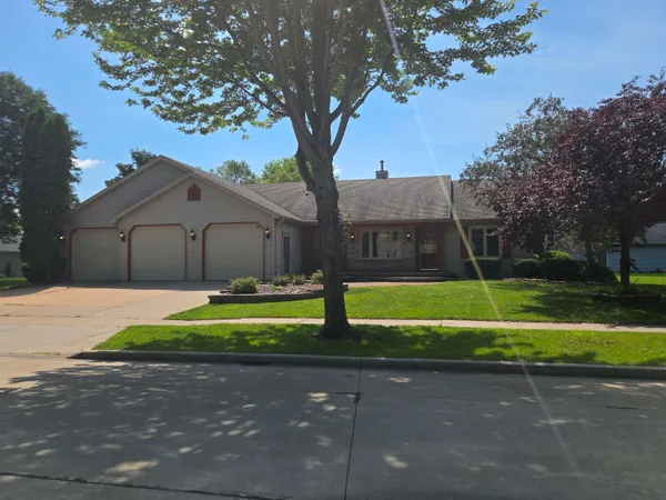 $374,900 | 1709 Bayberry Street, Appleton, WI 54915
