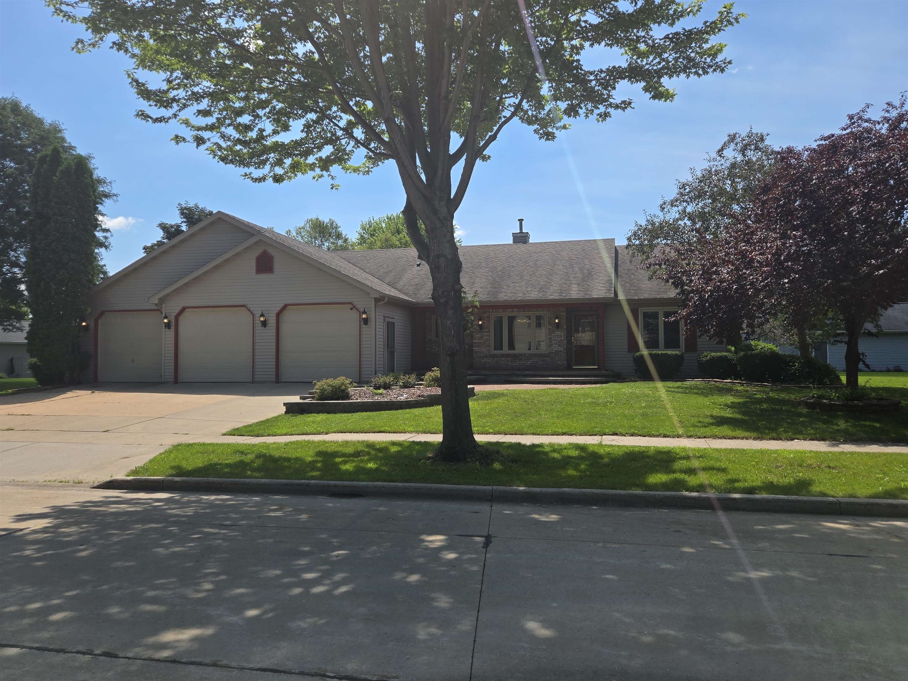1709 Bayberry Street Appleton, WI 54915 - Photo 1 of 22
