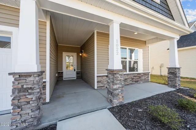$2,325 | 1022 Terraces Lane, Hampstead, NC 28443