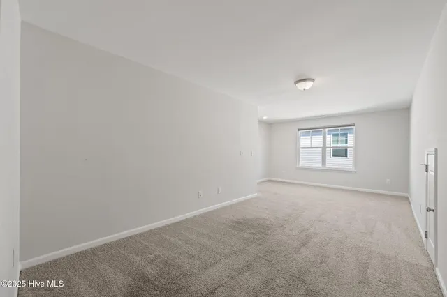 $2,325 | 1022 Terraces Lane, Hampstead, NC 28443