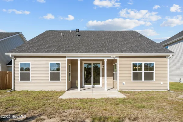 $2,275 | 1022 Terraces Lane, Hampstead, NC 28443