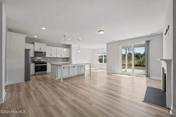 $2,275 | 1022 Terraces Lane, Hampstead, NC 28443