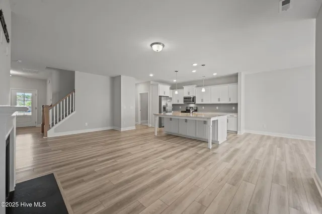 $2,325 | 1022 Terraces Lane, Hampstead, NC 28443