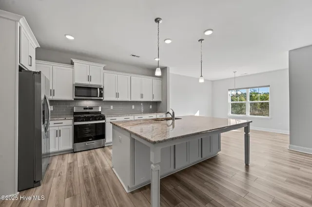 $2,325 | 1022 Terraces Lane, Hampstead, NC 28443