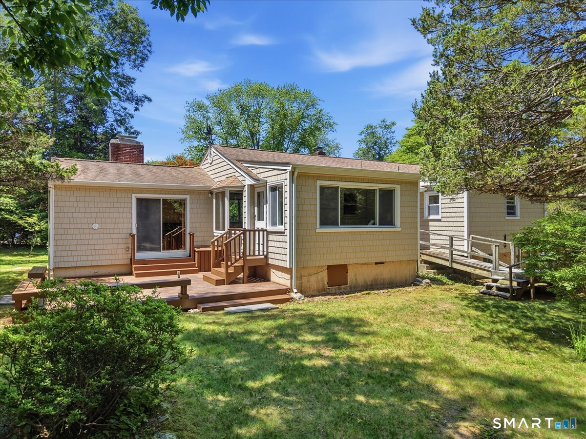 8 Roxbury Court East Lyme, CT 06357 - Photo 6 of 39
