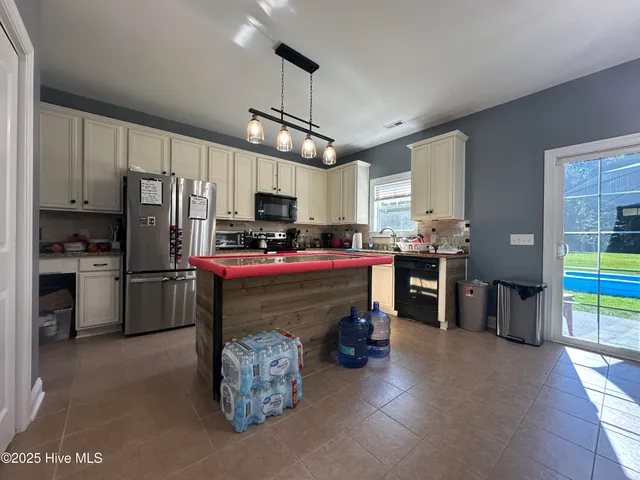 $2,100 | 509 Blue Angel Court, Jacksonville, NC 28540