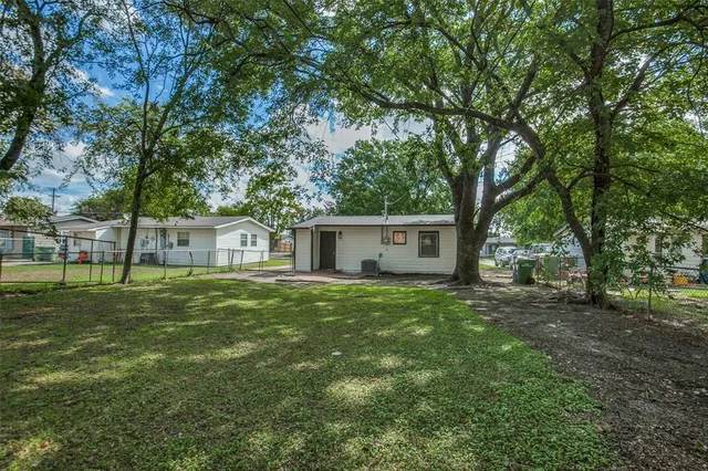 a house view with a outdoor space