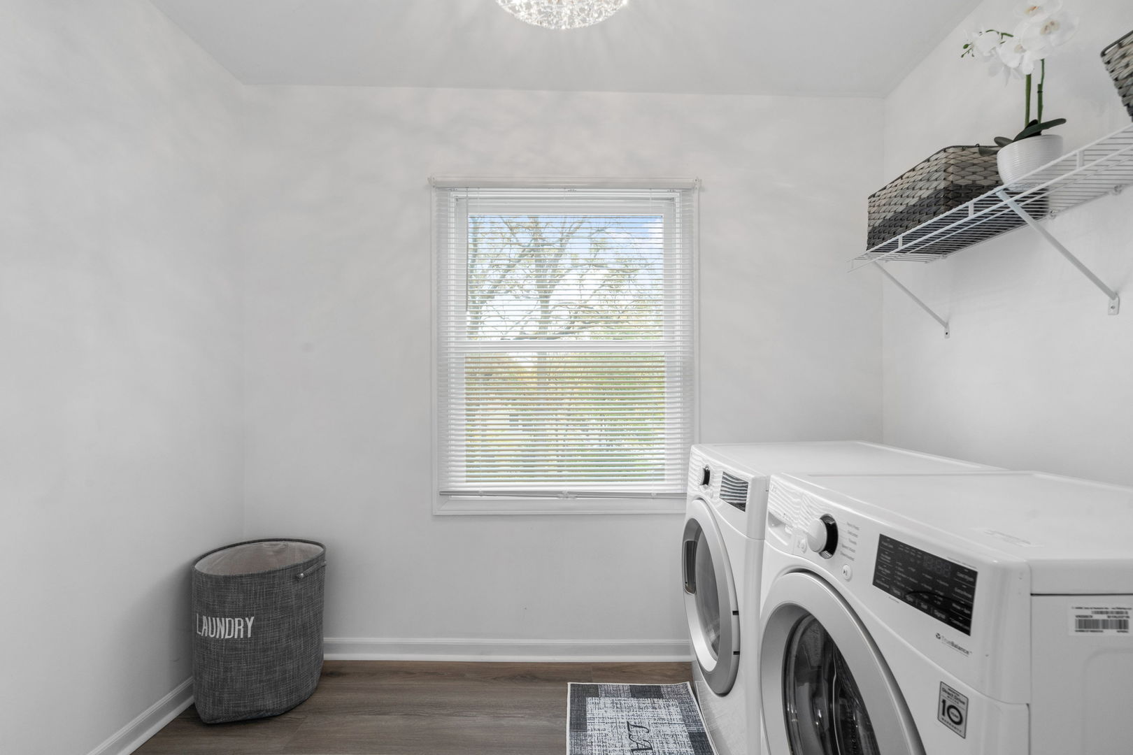 1600 Pine Road Homewood, IL 60430 - Photo 18 of 28 a utility room with dryer and washer