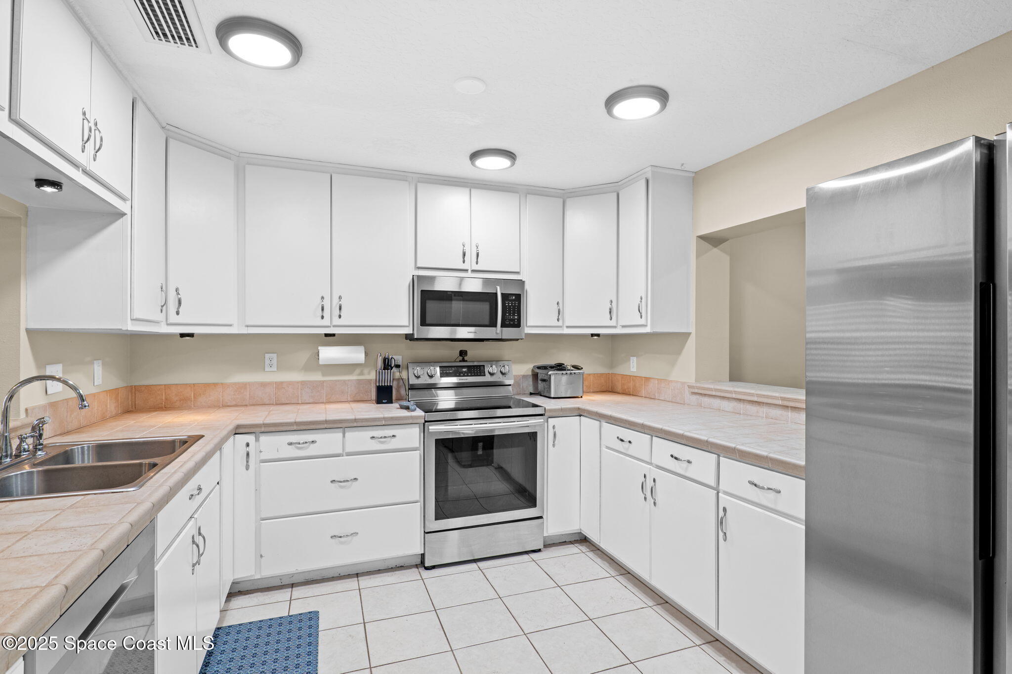 999 Emerald Road Southeast Palm Bay, FL 32909 - Photo 12 of 25 11-web-or-mls-Emerald-11