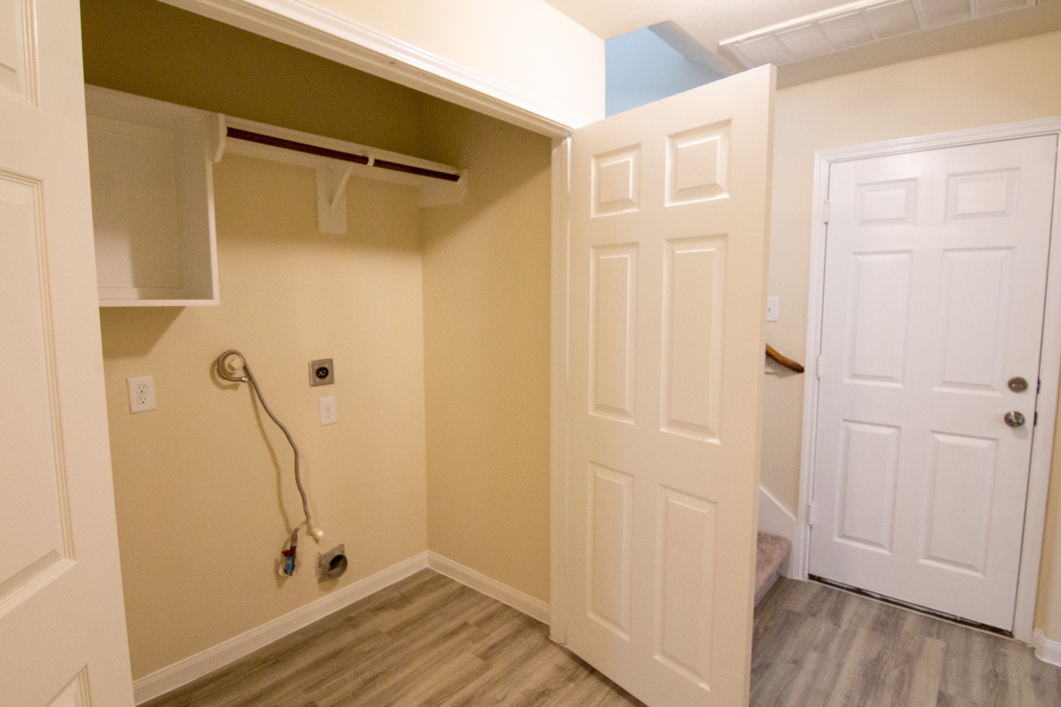13142 Withee Path Lane Houston, TX 77048 - Photo 6 of 12 Photos may be representative of the floor plan and not the exact home. Finishes, layout, and features of the actual property for lease may vary.