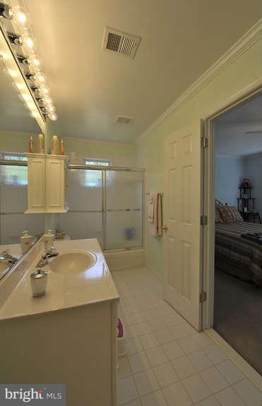 8192 Pohick Stream Place Springfield, VA 22153 - Photo 22 of 29 Bath