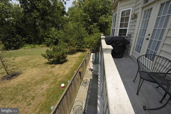 8192 Pohick Stream Place Springfield, VA 22153 - Photo 4 of 29 Exterior (General)