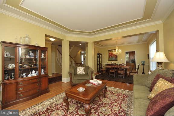 8192 Pohick Stream Place Springfield, VA 22153 - Photo 8 of 29 Living Room