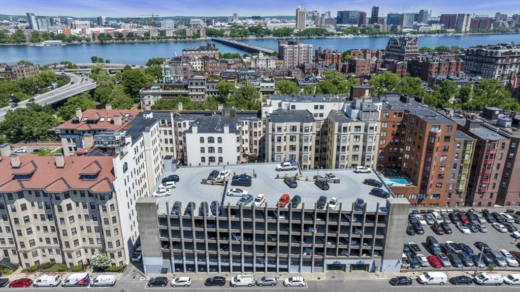 425 Newbury Street Boston, MA 02115 - Photo 2 of 2 a city view