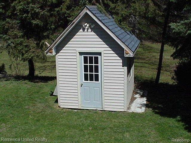 3998 Mc Arthur Road Jackson, MI 49203 - Photo 6 of 21 Play House or Potting Shed