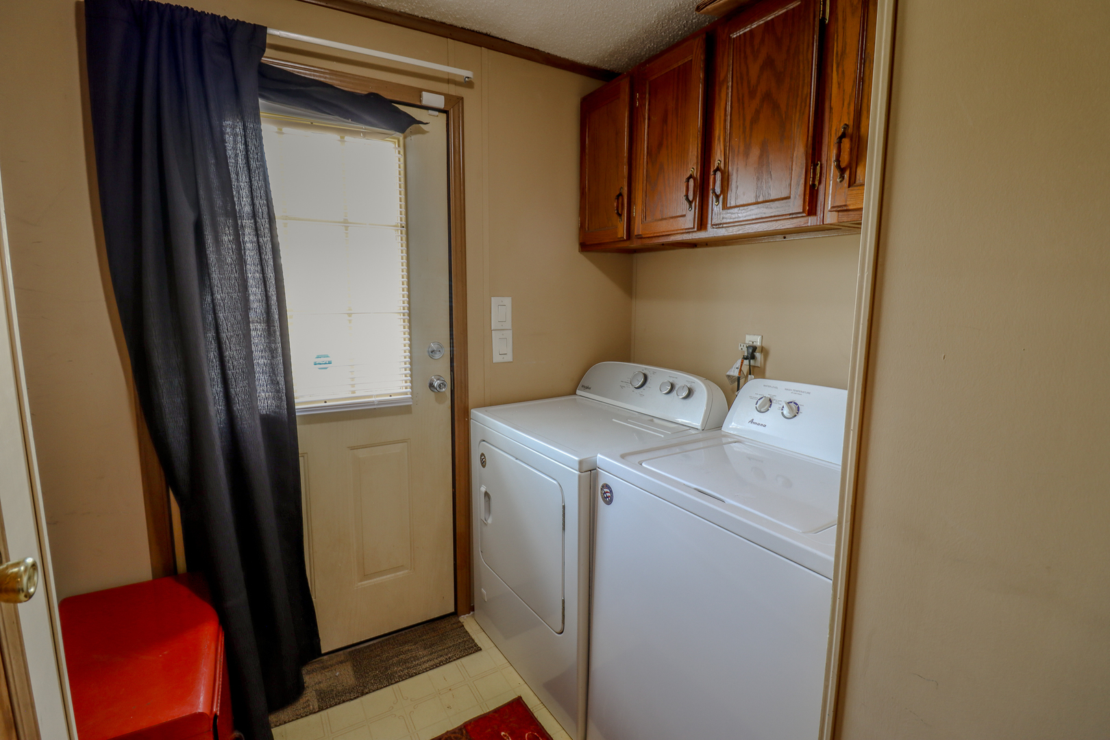 50 Cherry Lane Bourbonnais, IL 60914 - Photo 16 of 18 a utility room with dryer and washer