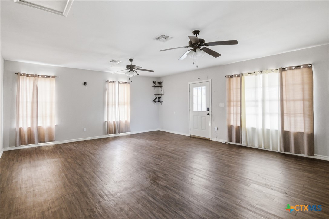 680 East Frontage Road Victoria, TX 77905 - Photo 13 of 27