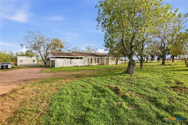 $289,900 | 680 East Frontage Road, Victoria, TX 77905