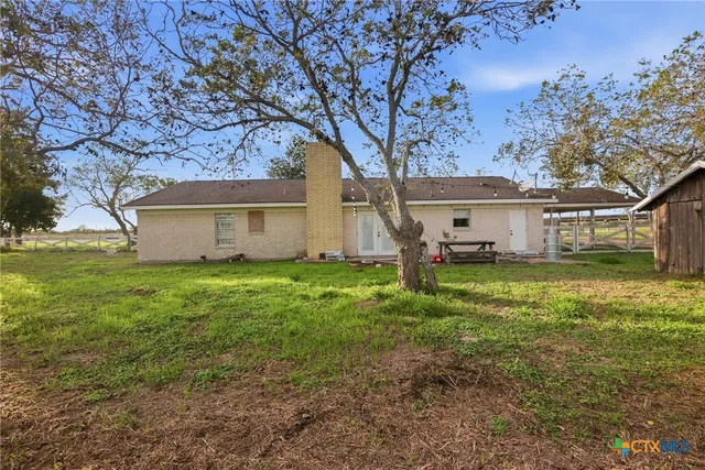 $289,900 | 680 East Frontage Road, Victoria, TX 77905