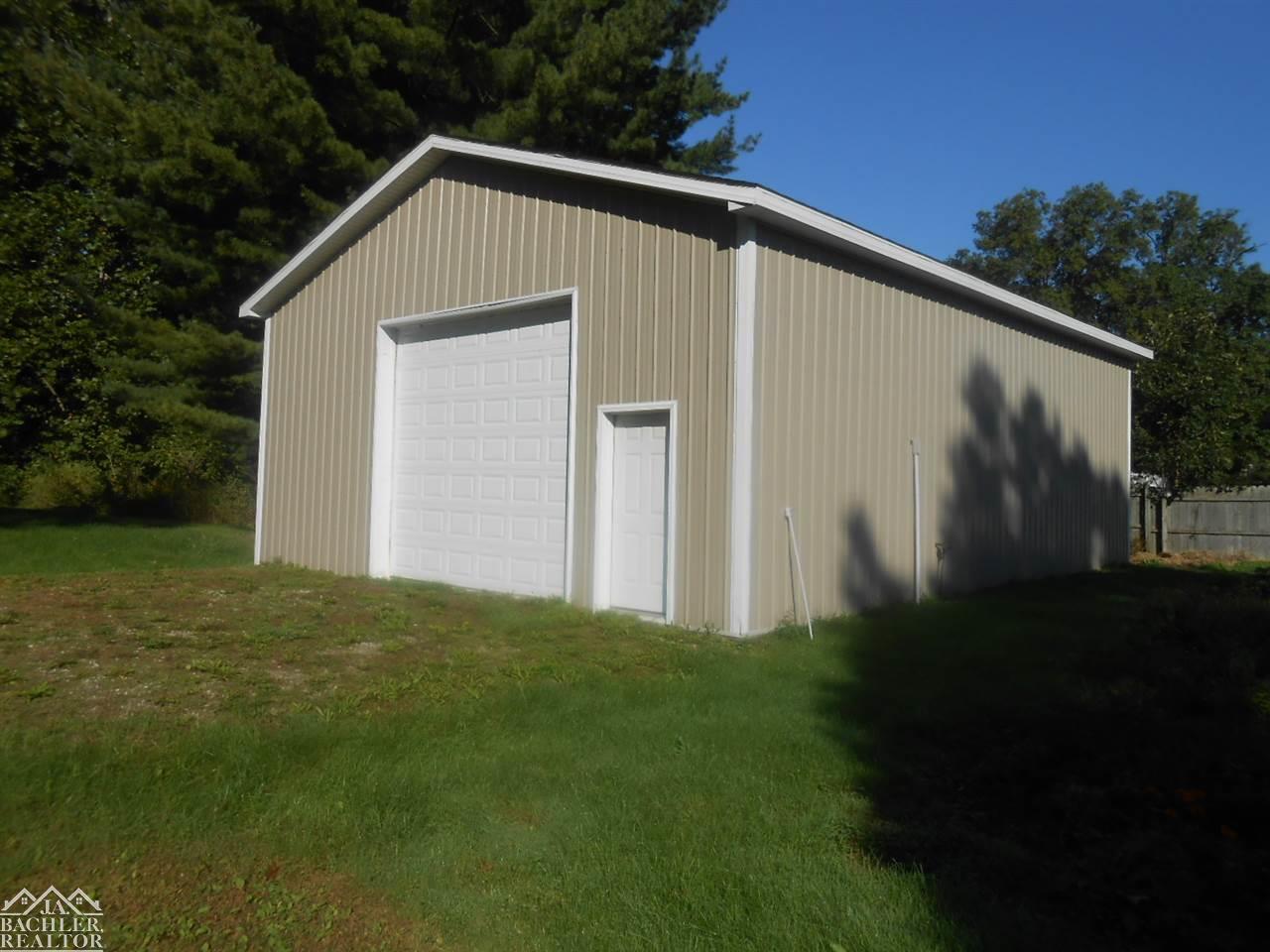 8364 Marsh Road Algonac, MI 48001 - Photo 2 of 19 31306345-1.JPG