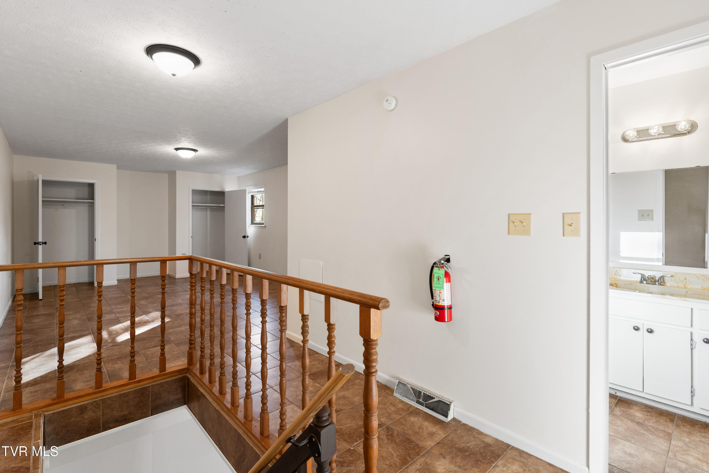 1001 Kiser Boulevard, Unit 13 Greeneville, TN 37745 - Photo 14 of 20 DSC00773