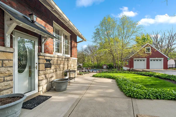$850,000 | 8609 West 121st Street, Palos Park, IL 60464