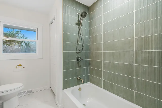 $339,900 | 247 South 17th Avenue, West Bend, WI 53095