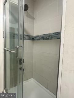 20 Prospect Street Lancaster, PA 17603 - Photo 10 of 16 shower
