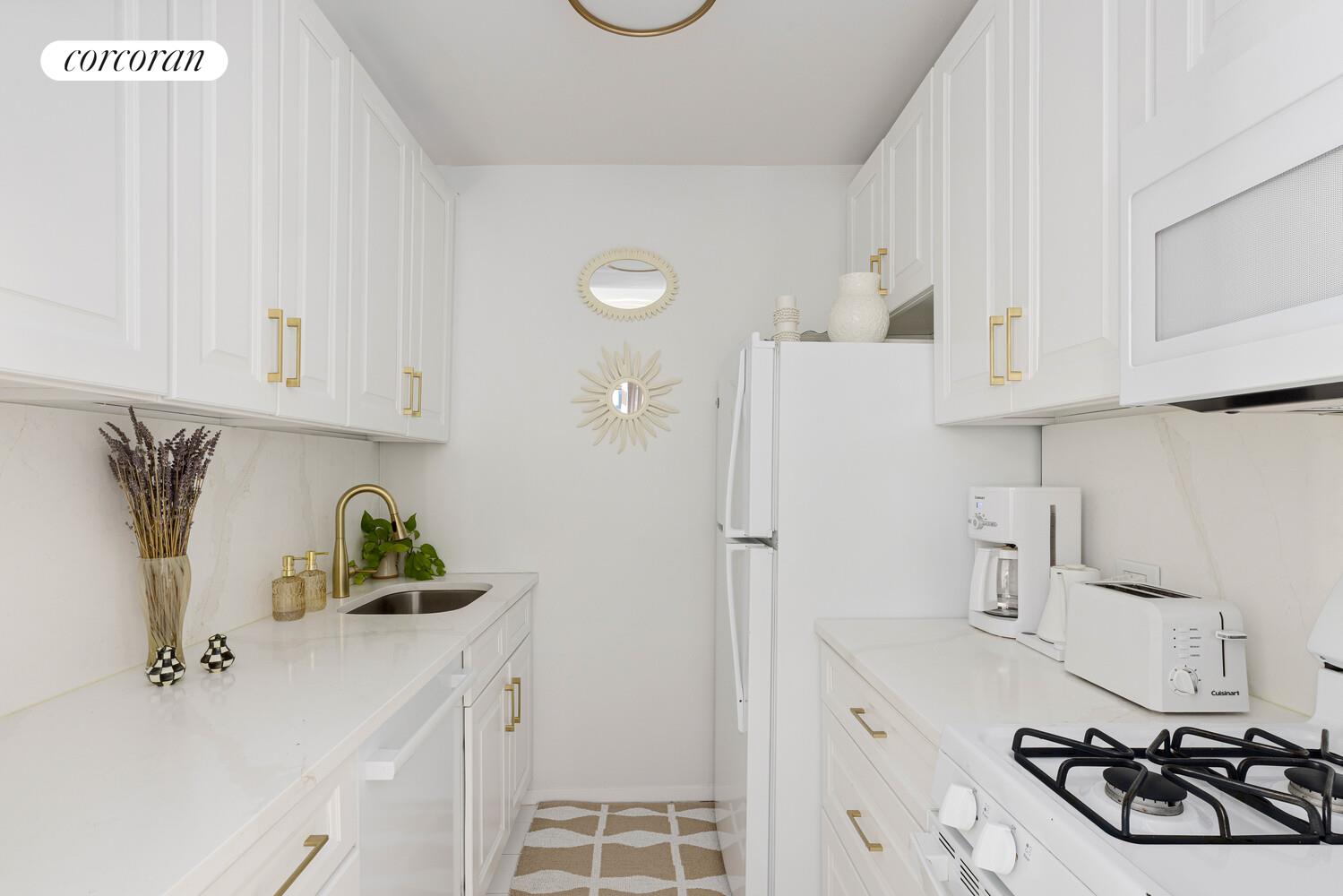 250 South End Avenue, Unit PH2B Manhattan, NY 10280 - Photo 13 of 22