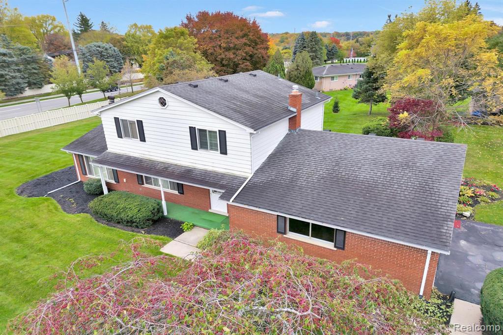 1011 Stellma Lane Rochester Hills, MI 48309 - Photo 4 of 58