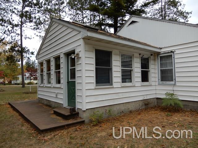 6021 18.25 Road Gladstone, MI 49837 - Photo 2 of 21 Gallery Image 2